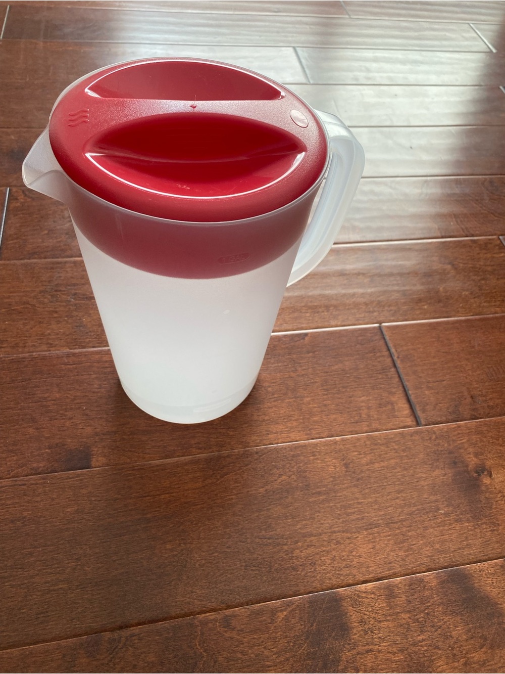 Rubbermaid Simply Pour 1 Gallon Plastic Pitcher Clear Frosted w/ Red Lid USA